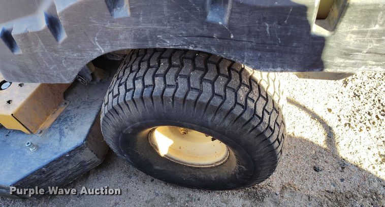 image for item IH9405 (2) Cub Cadet Z Force L ZTR lawn mowers