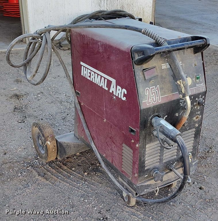 image for item IH9407 Thermal Arc 251 welder
