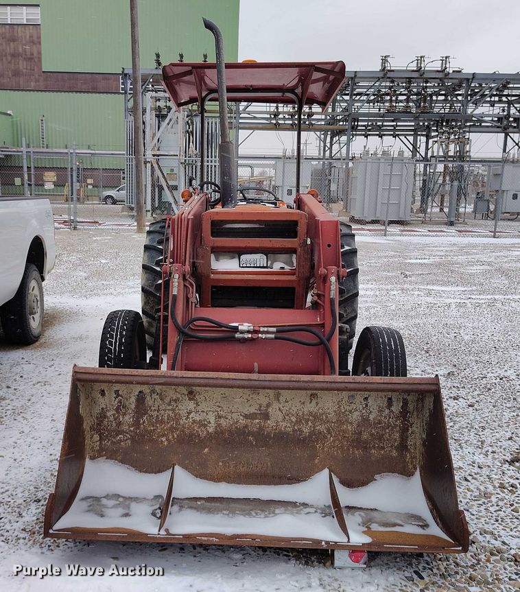 image for item IH9419 1989 Case IH 385 tractor