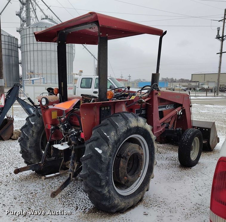 image for item IH9419 1989 Case IH 385 tractor