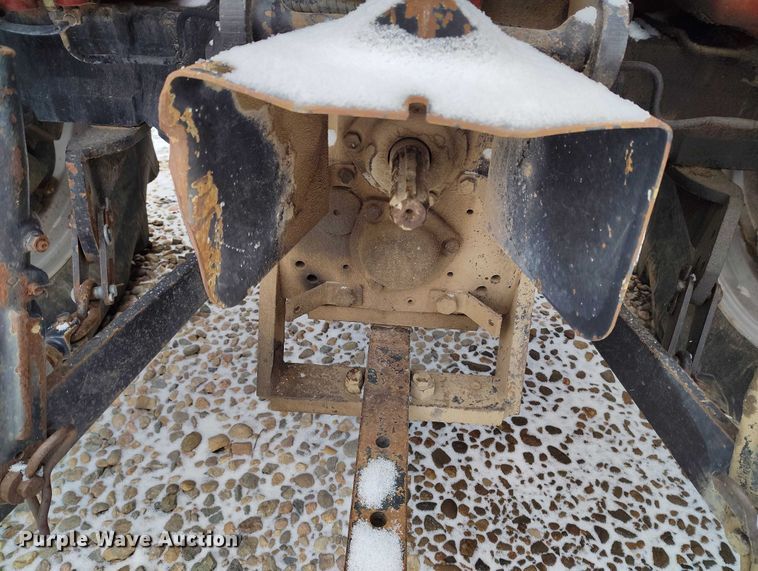 image for item IH9419 1989 Case IH 385 tractor