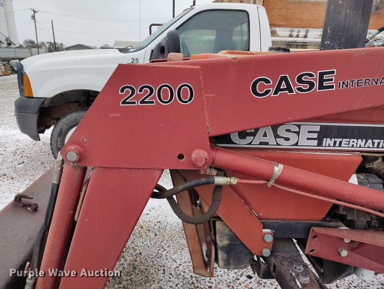 image for item IH9419 1989 Case IH 385 tractor