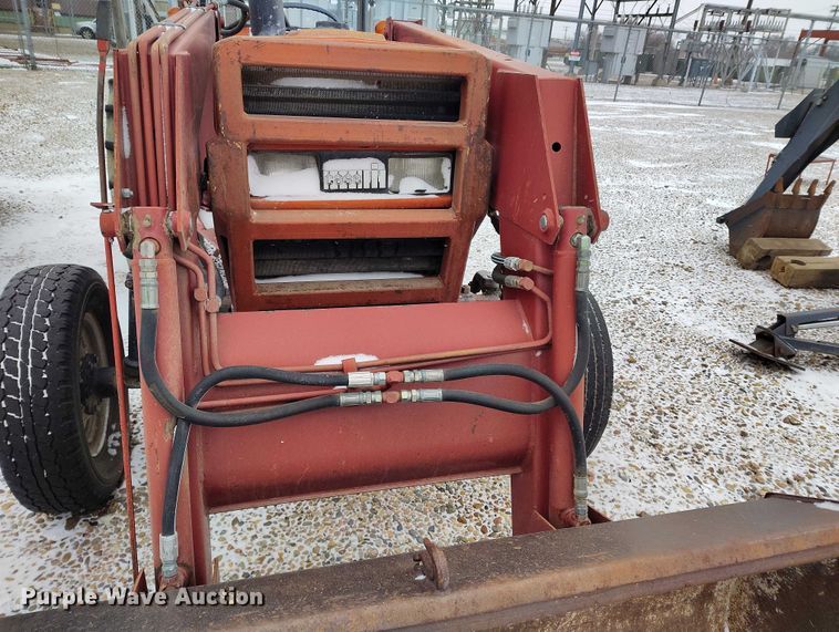 image for item IH9419 1989 Case IH 385 tractor