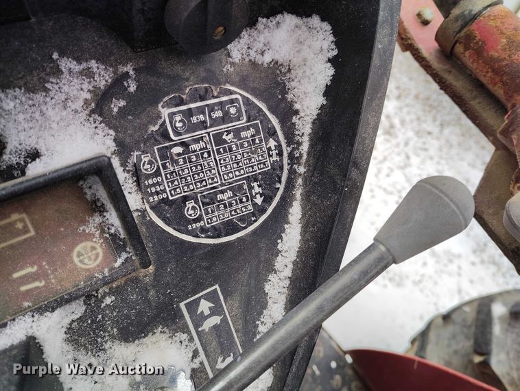 image for item IH9419 1989 Case IH 385 tractor