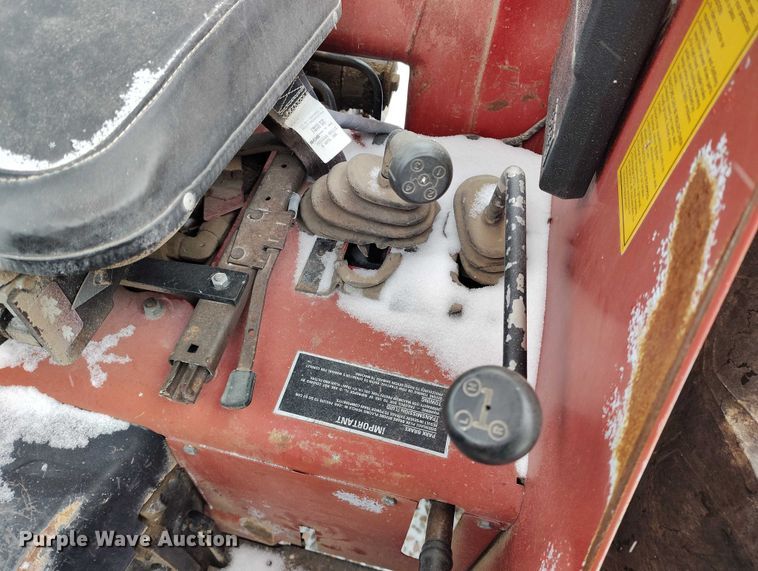 image for item IH9419 1989 Case IH 385 tractor