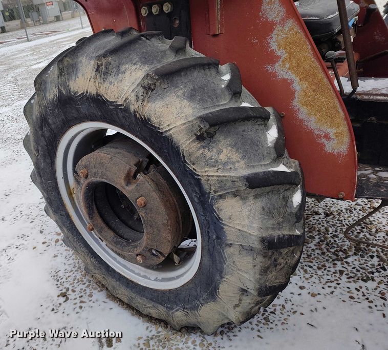 image for item IH9419 1989 Case IH 385 tractor