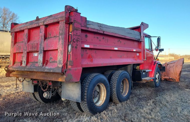 image for item NO9882 2003 Freightliner FL80 dump truck