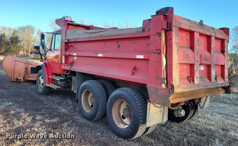 image for item NO9882 2003 Freightliner FL80 dump truck