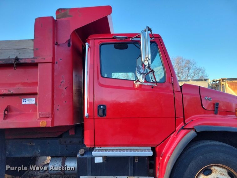 image for item NO9882 2003 Freightliner FL80 dump truck