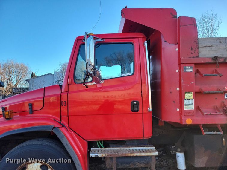 image for item NO9882 2003 Freightliner FL80 dump truck