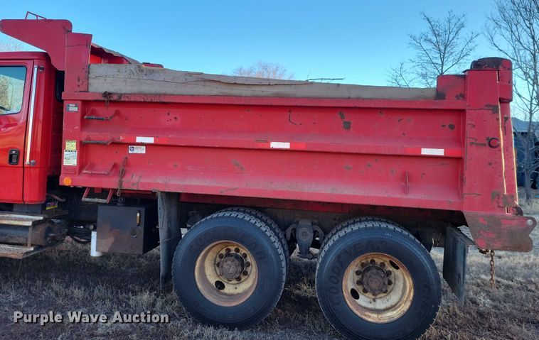 image for item NO9882 2003 Freightliner FL80 dump truck