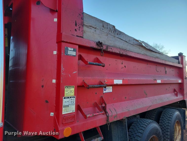 image for item NO9882 2003 Freightliner FL80 dump truck