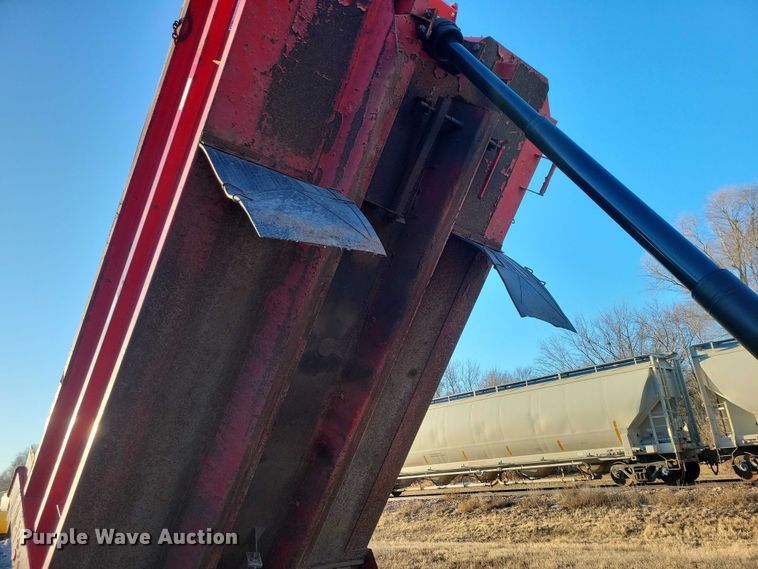 image for item NO9882 2003 Freightliner FL80 dump truck