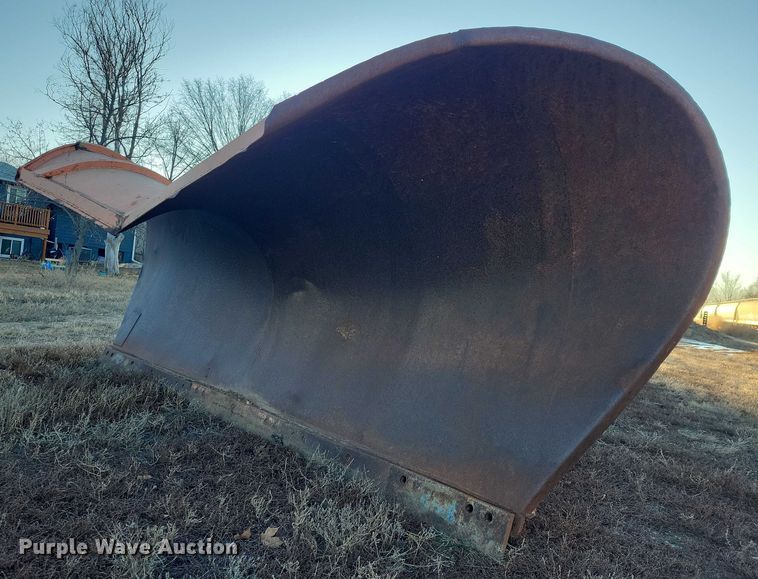 image for item NO9882 2003 Freightliner FL80 dump truck