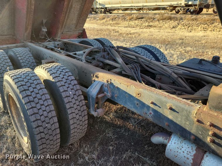 image for item NO9882 2003 Freightliner FL80 dump truck