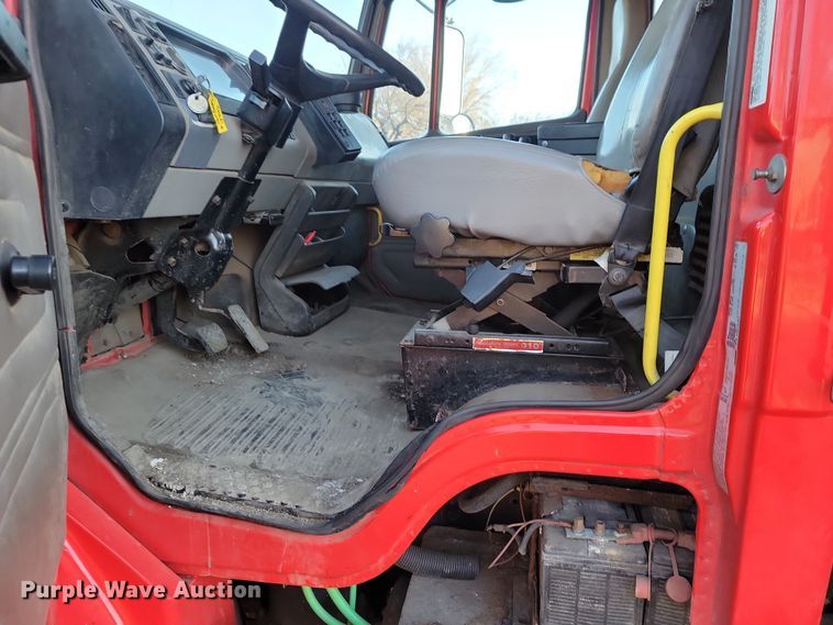 image for item NO9882 2003 Freightliner FL80 dump truck