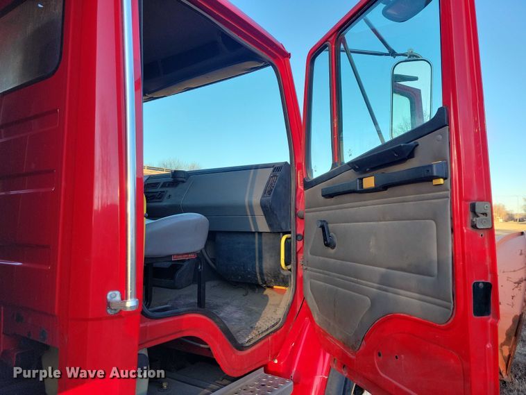 image for item NO9882 2003 Freightliner FL80 dump truck