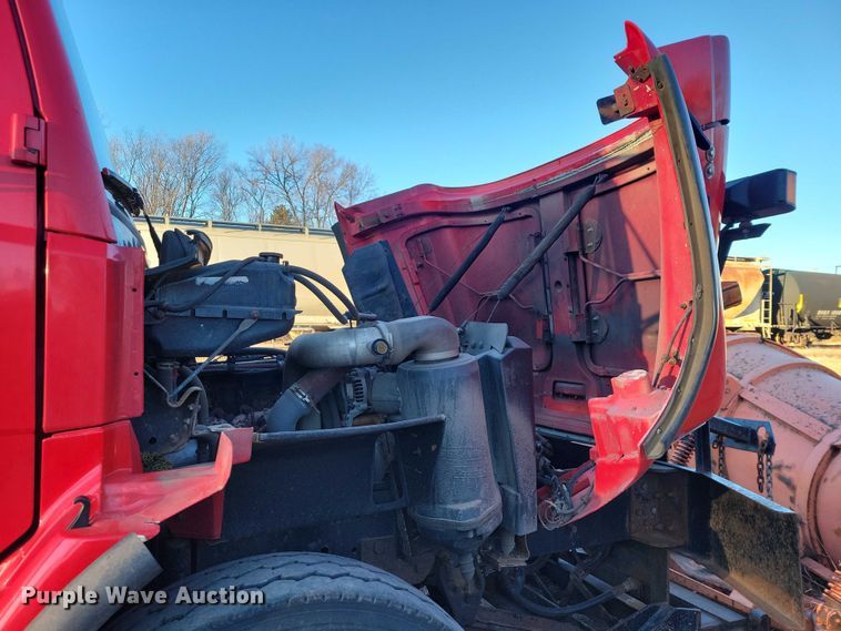 image for item NO9882 2003 Freightliner FL80 dump truck