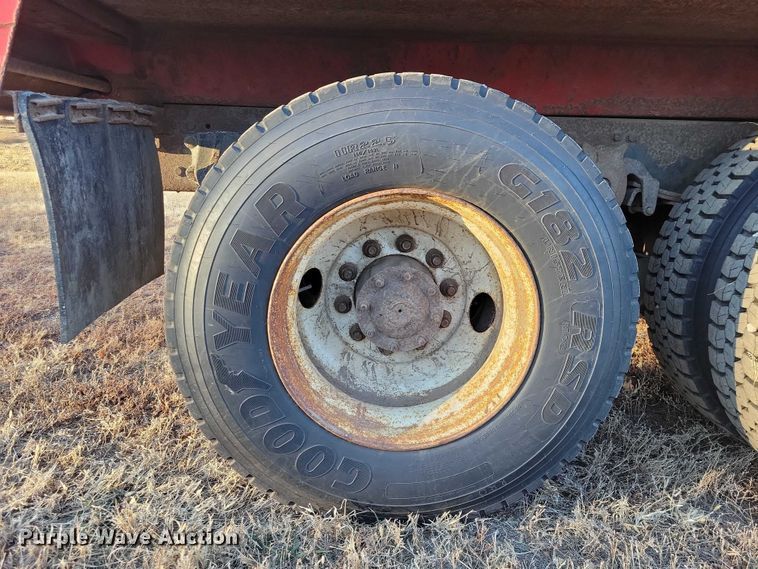 image for item NO9882 2003 Freightliner FL80 dump truck