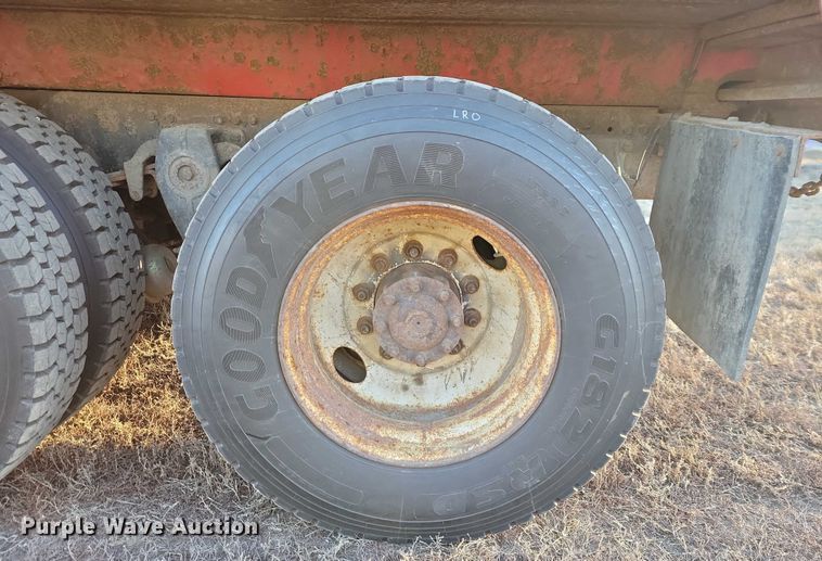 image for item NO9882 2003 Freightliner FL80 dump truck