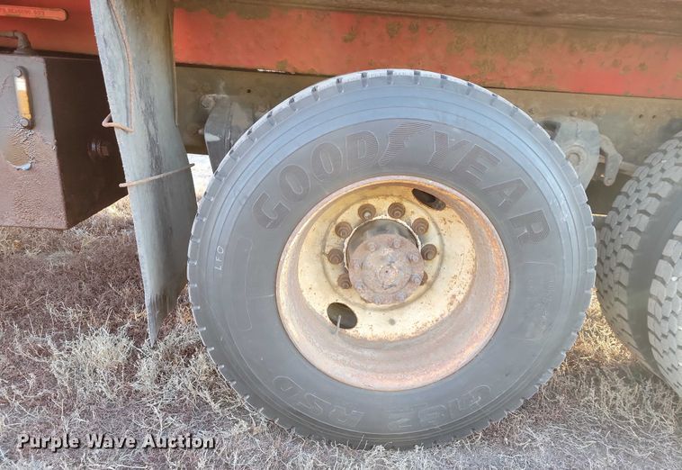 image for item NO9882 2003 Freightliner FL80 dump truck