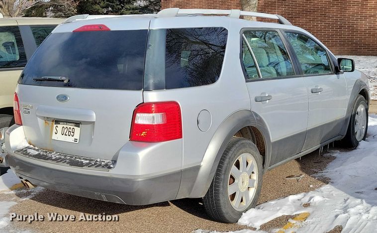 image for item NO9930 2005 Ford  Freestyle van