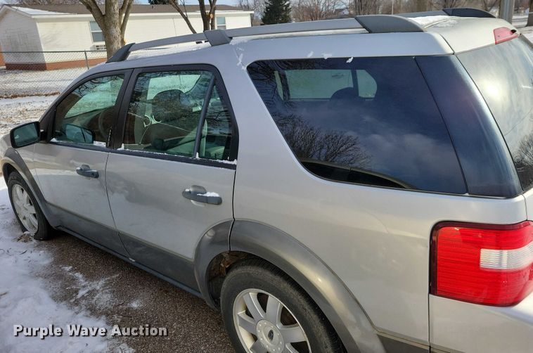 image for item NO9930 2005 Ford  Freestyle van