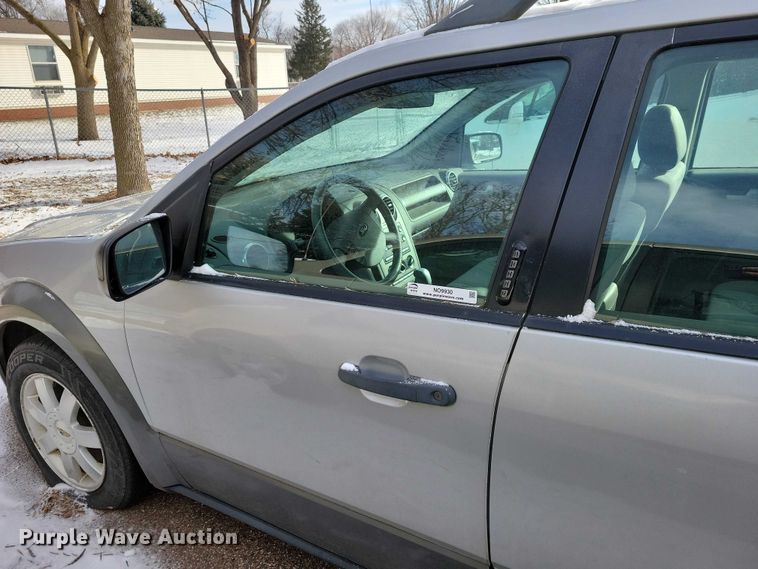 image for item NO9930 2005 Ford  Freestyle van