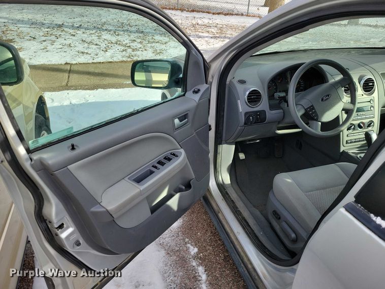 image for item NO9930 2005 Ford  Freestyle van