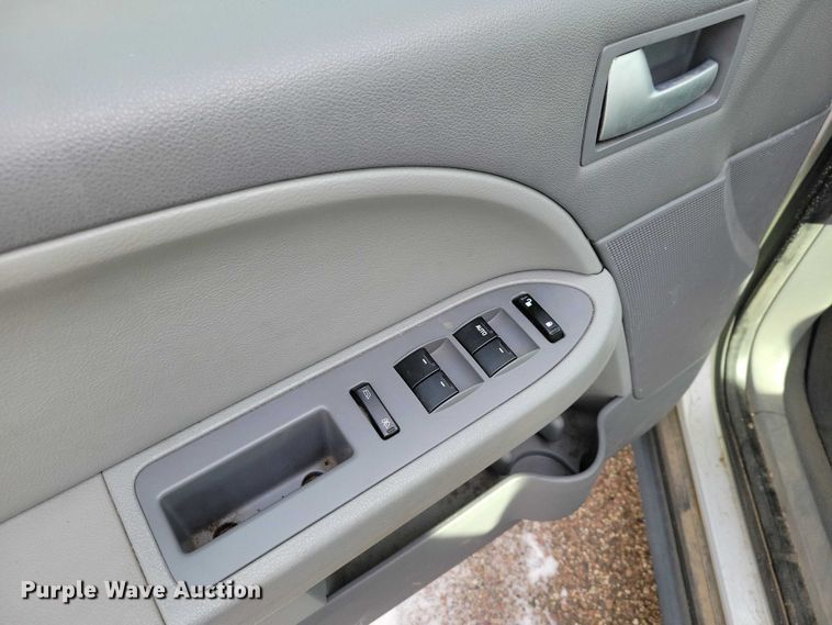 image for item NO9930 2005 Ford  Freestyle van