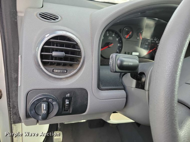 image for item NO9930 2005 Ford  Freestyle van