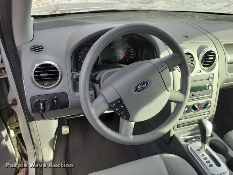 image for item NO9930 2005 Ford  Freestyle van