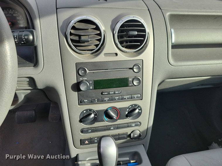 image for item NO9930 2005 Ford  Freestyle van