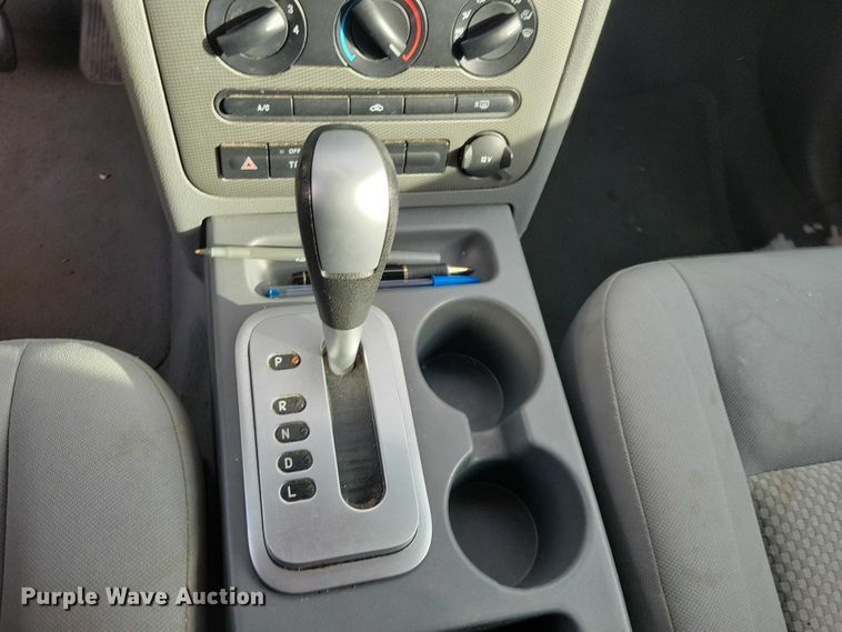 image for item NO9930 2005 Ford  Freestyle van