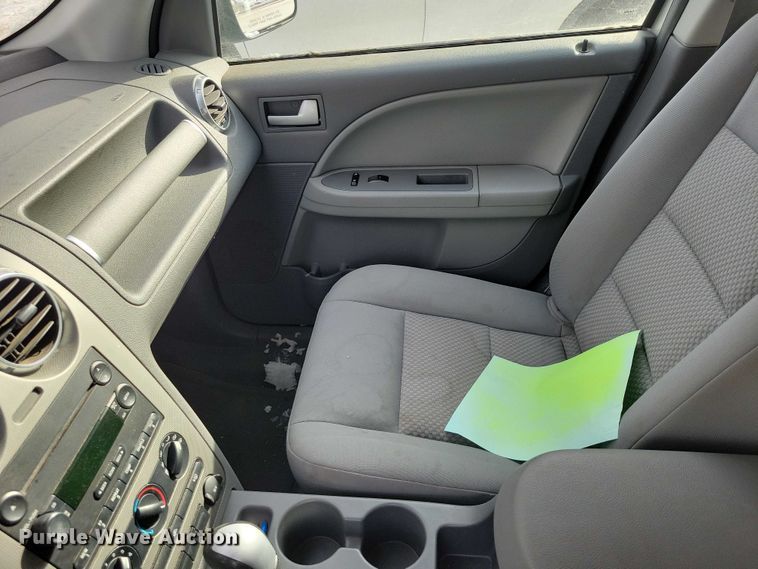 image for item NO9930 2005 Ford  Freestyle van