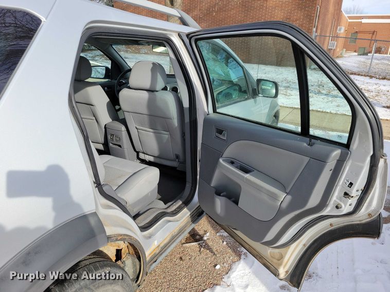 image for item NO9930 2005 Ford  Freestyle van