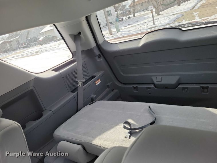 image for item NO9930 2005 Ford  Freestyle van