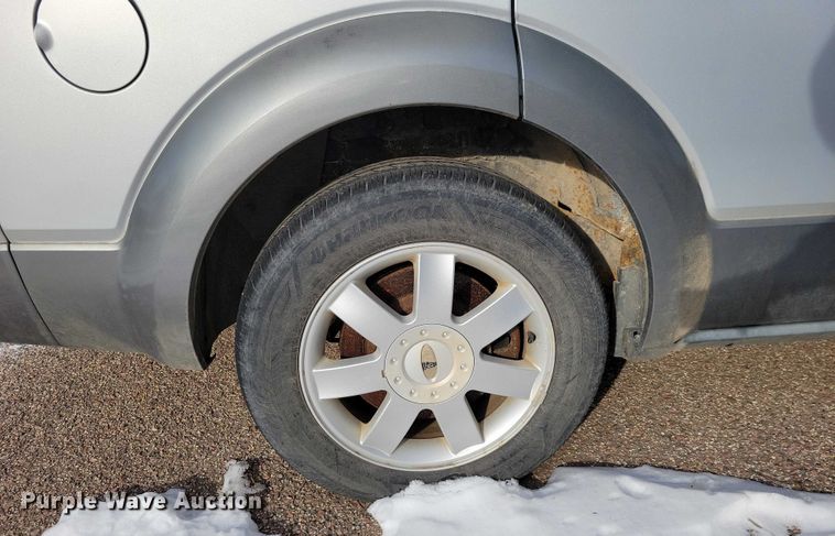 image for item NO9930 2005 Ford  Freestyle van