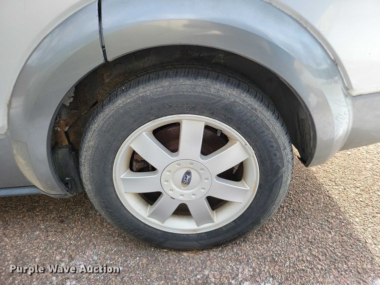 image for item NO9930 2005 Ford  Freestyle van