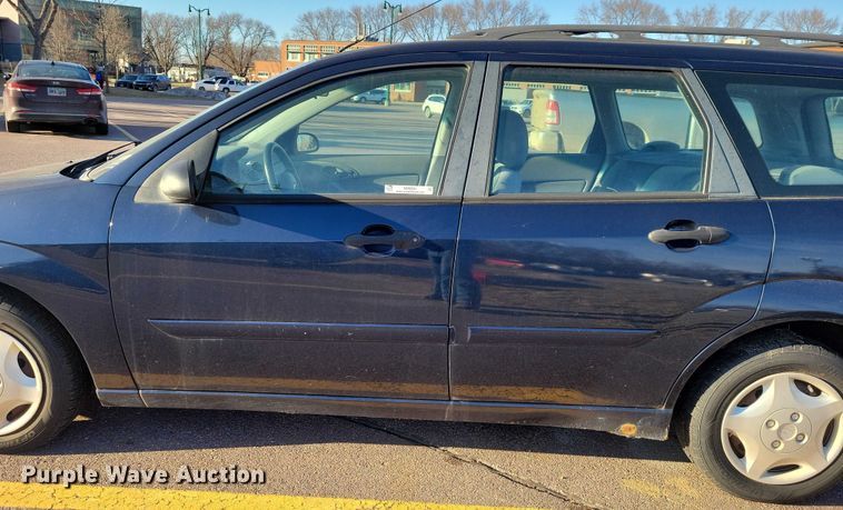 image for item NO9931 2003 Ford  Focus 