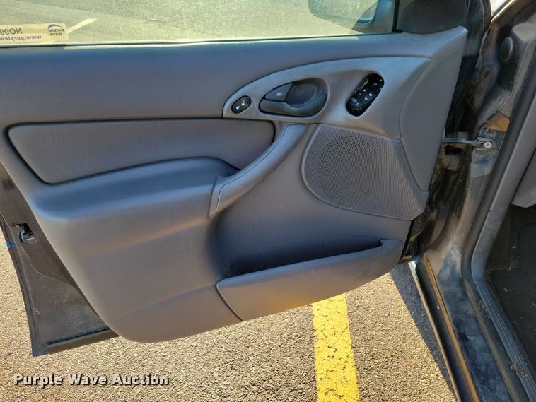 image for item NO9931 2003 Ford  Focus 