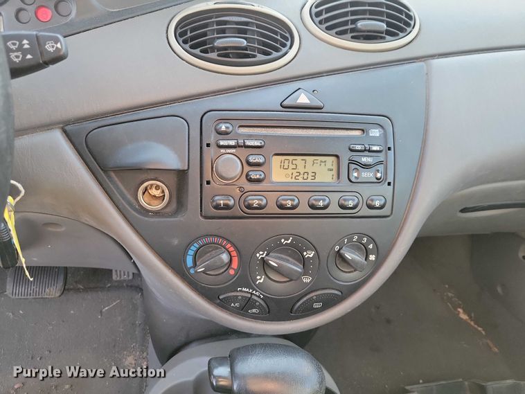 image for item NO9931 2003 Ford  Focus 