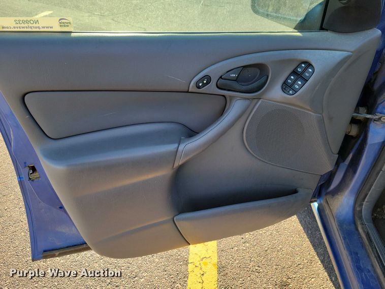 image for item NO9932 2002 Ford  Focus 