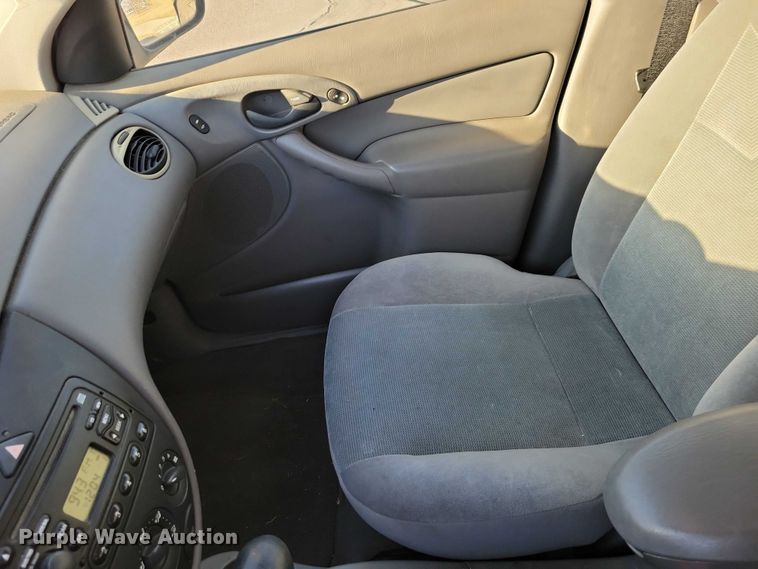 image for item NO9932 2002 Ford  Focus 