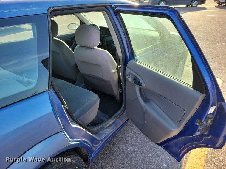 image for item NO9932 2002 Ford  Focus 