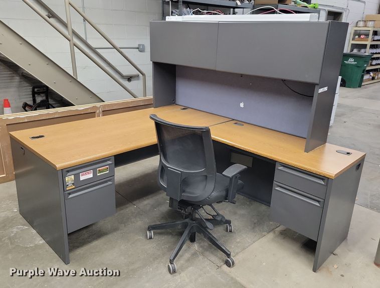 image for item NO9980 Office furniture