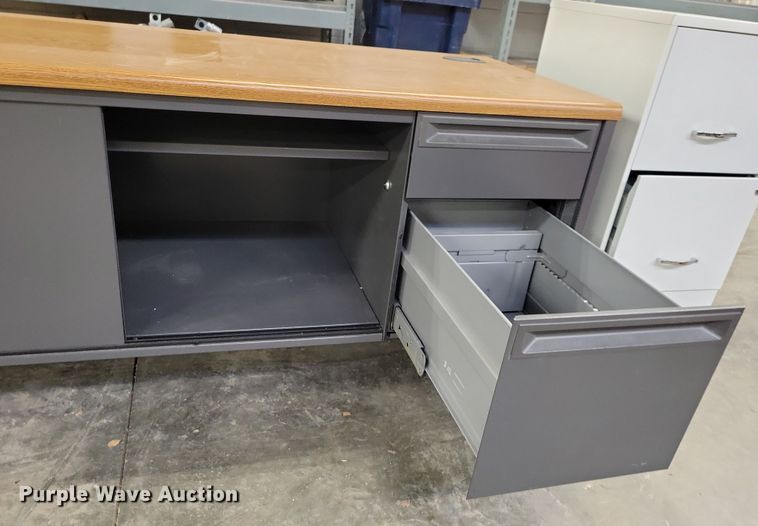 image for item NO9980 Office furniture