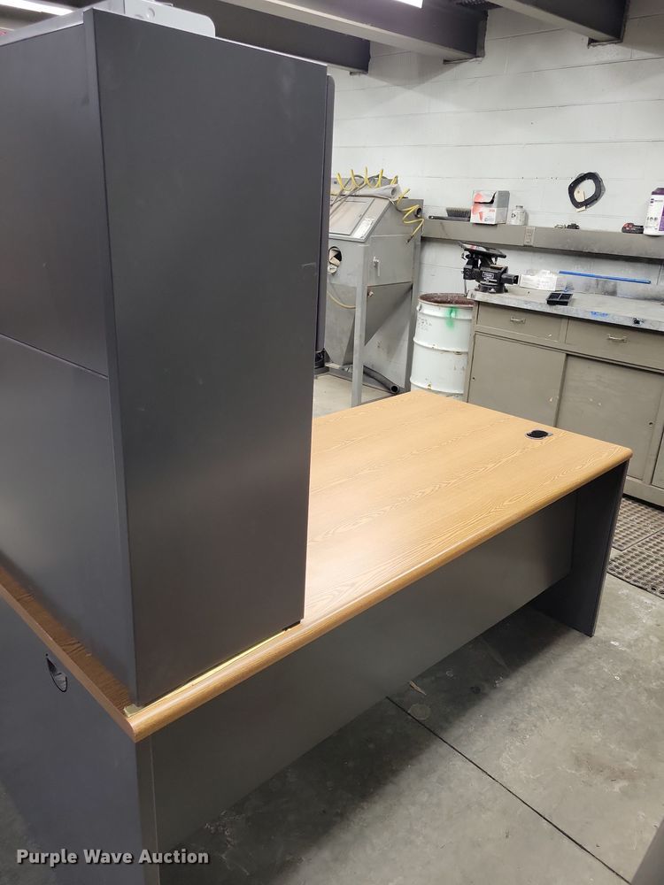 image for item NO9980 Office furniture