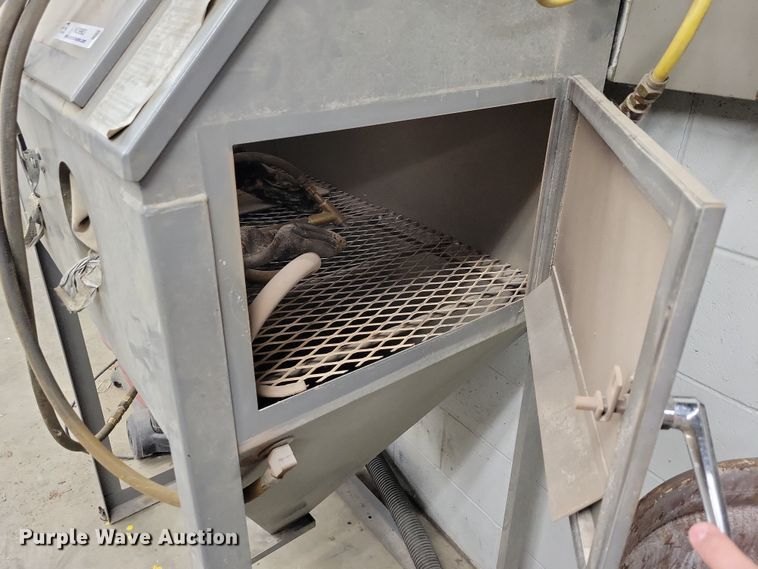 image for item NO9983 Econoline sand blaster