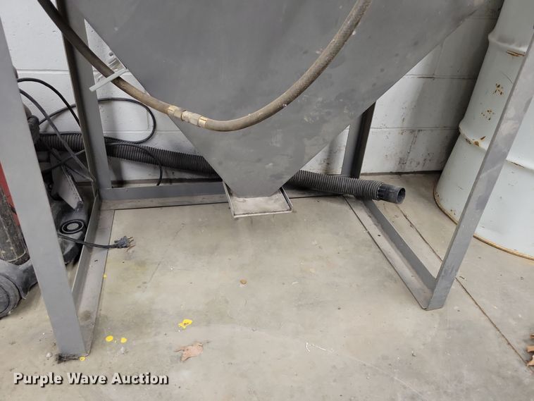 image for item NO9983 Econoline sand blaster